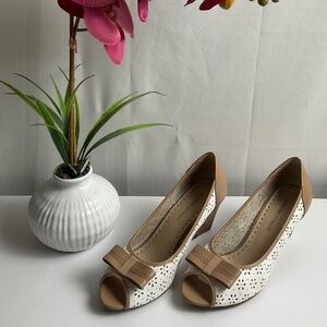 ADRIENNE VITTADINI WOMENS LEATHER WEDGE HEELS~SIZE 6M!